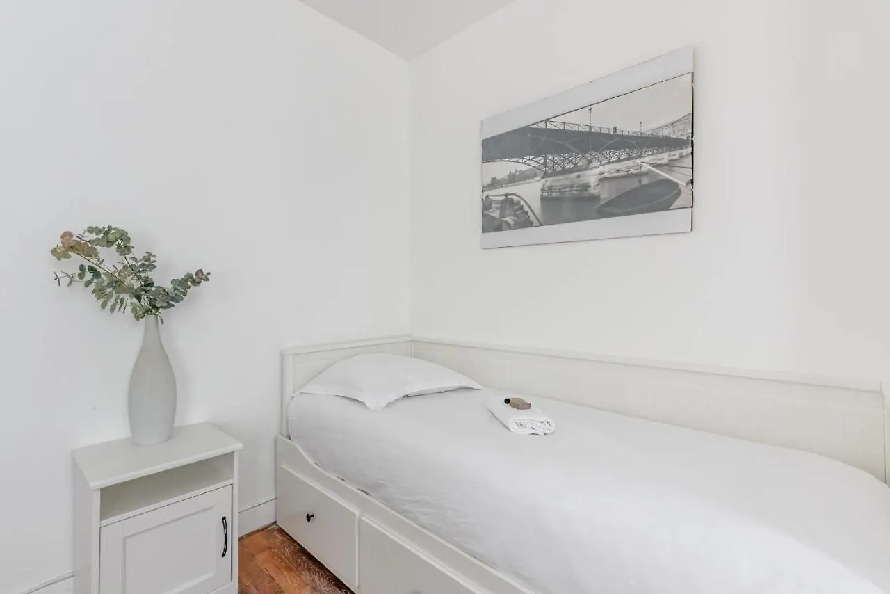 Lägenhet Appartement Magenta Quest Paris